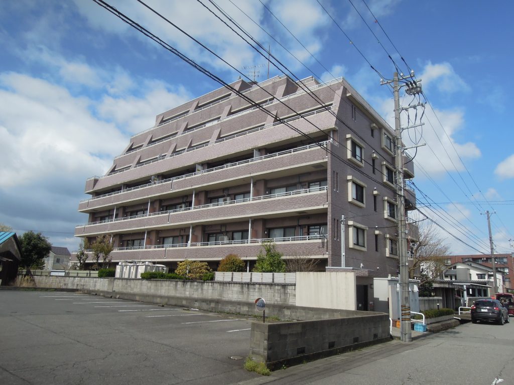 ロアール高木／外観３／物件写真豊富／福井市マンションクリ