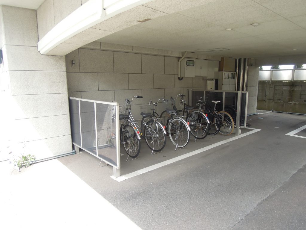 プチアベニュー高木／自転車置き場／物件写真豊富／福井市マンションクリエイト