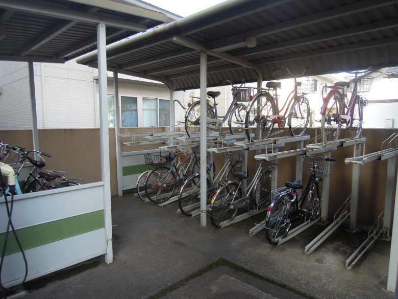 ロアール円山／自転車置き場／物件写真豊富／福井市マンションクリエイト